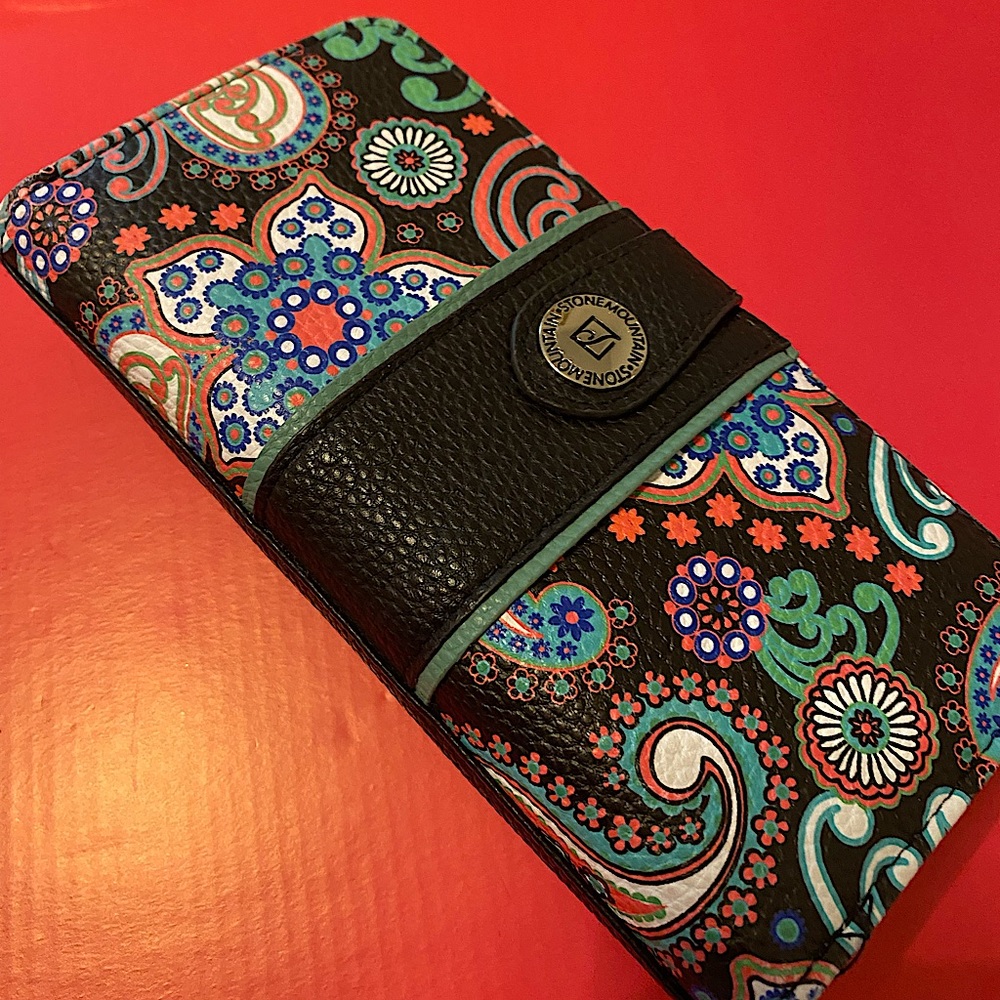Like new Stone Mountain wallet